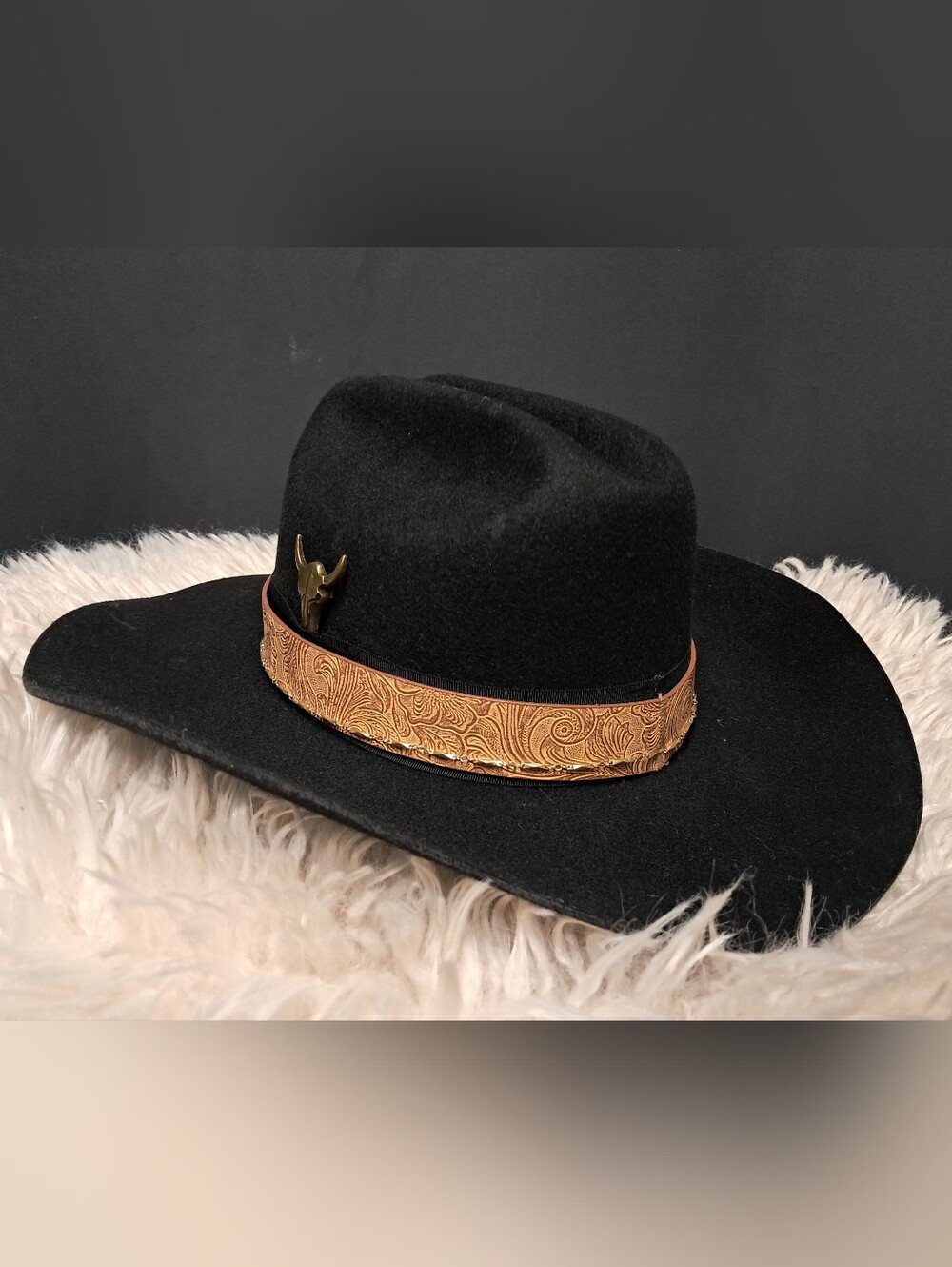 Shyanne Women's Wool Felt Cowboy Hat with Bull Skull Concho & Floral Band OSFM